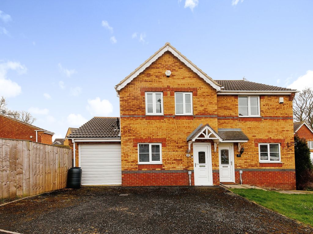 3 bed semidetached house for sale in Halesworth Drive, Sunderland SR4