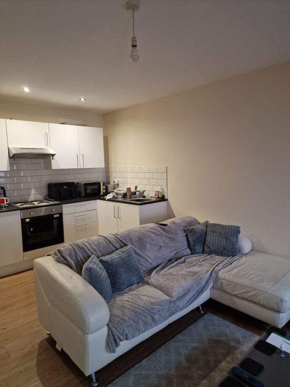 1 bed flat to rent in Parc Y Gelli, Llanelli SA14, £725 pcm Zoopla