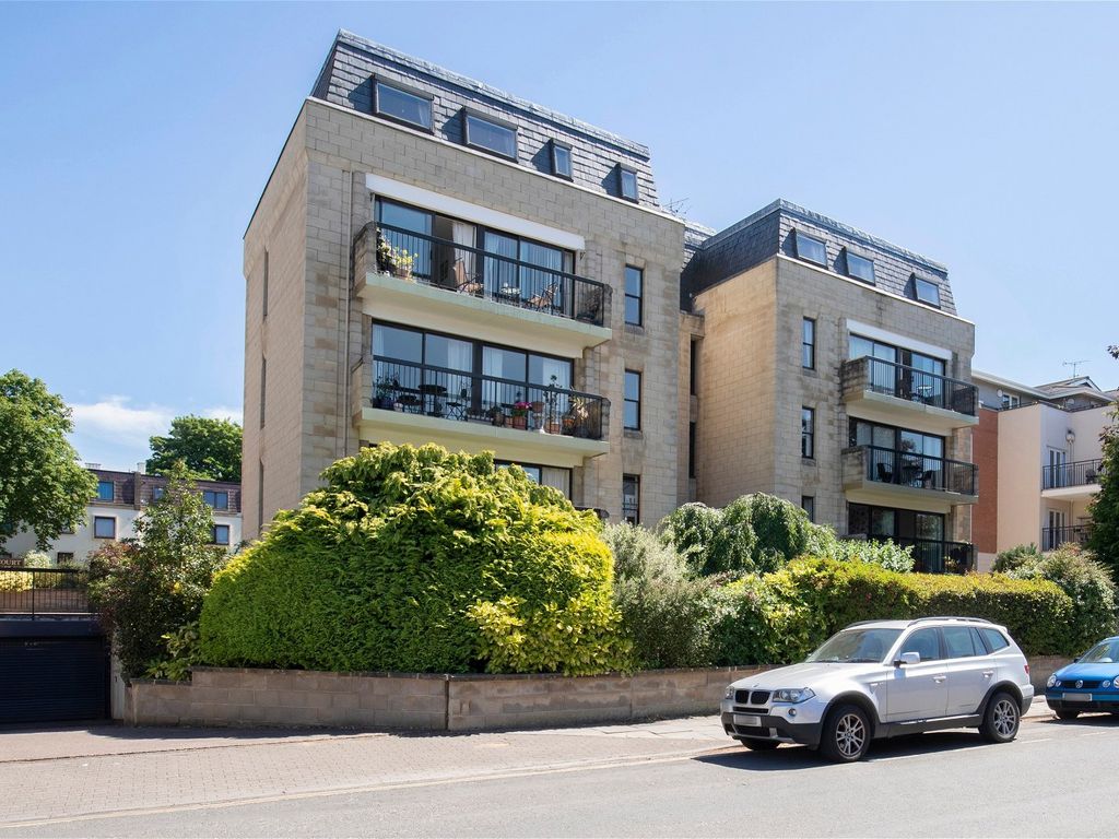 3 bed flat for sale in Western Court, Western Road, Cheltenham GL50, £