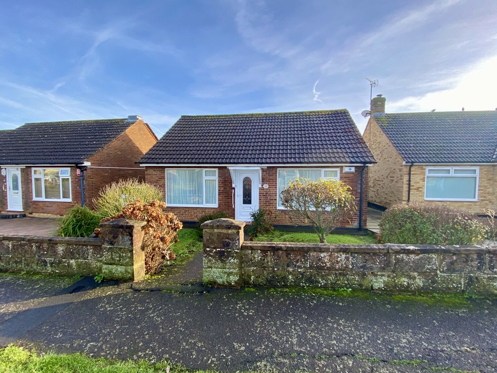 2 bed bungalow for sale in Paddock Gardens, Polegate, East Sussex BN26, £350,000 Zoopla