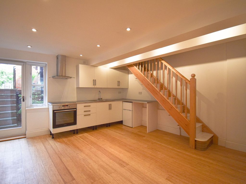 Studio to rent in Stoughton Road, Stoneygate, Leicester LE2 Zoopla