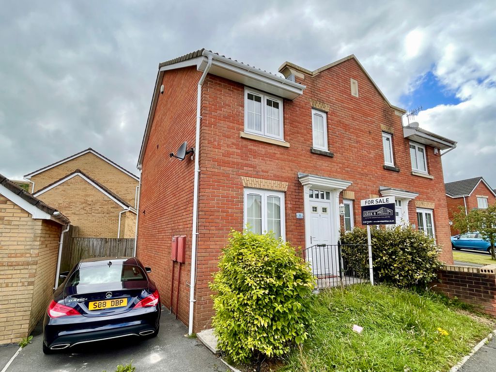 3 bed semidetached house for sale in Mountain Rise, Heolgerrig