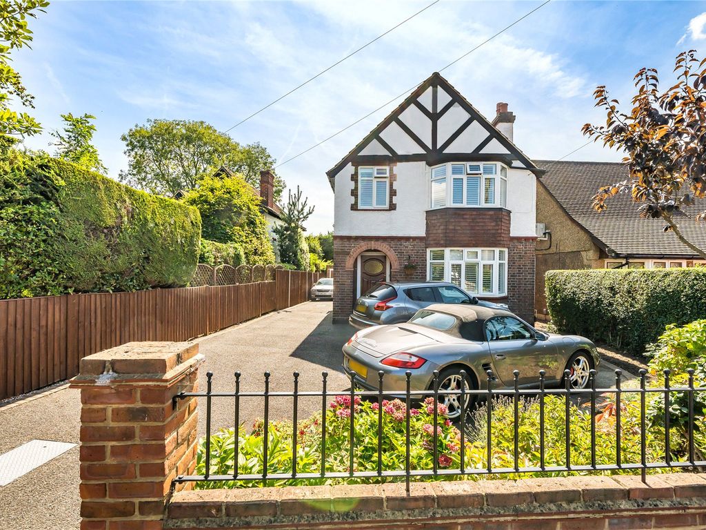 3 bed detached house for sale in Addlestone, Surrey KT15, £600,000 Zoopla
