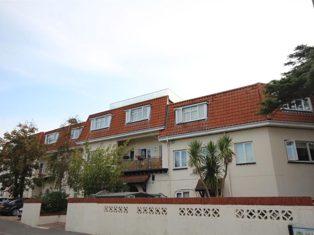 Studio to rent in Sea Road, Bournemouth BH5, £650 pcm Zoopla