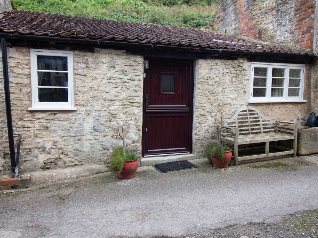1 bed terraced house to rent in Mill Lane, Beckington, Frome BA11, £750