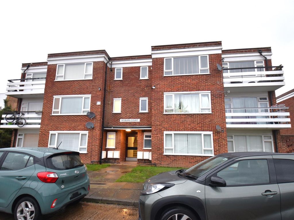 2 bed flat for sale in Crook Log, Bexleyheath DA6, £270,000 Zoopla