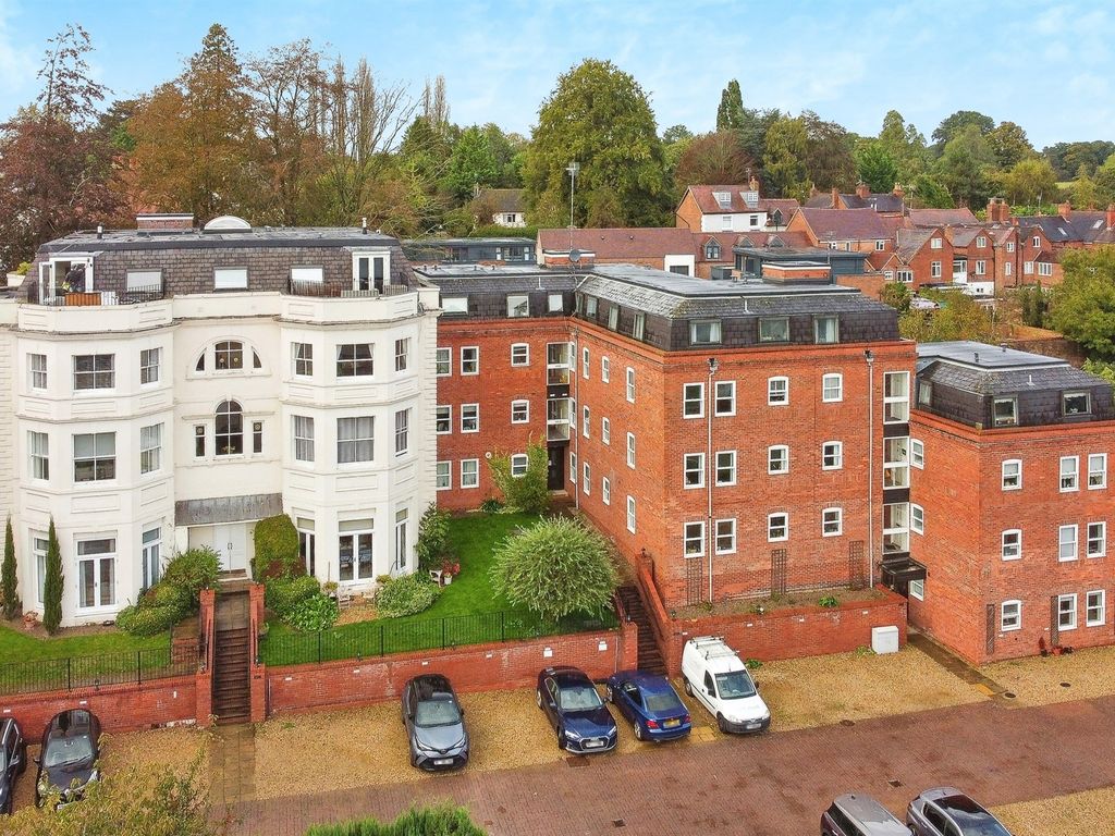 2 bed flat for sale in Bridge Street, Kenilworth CV8, £220,000 Zoopla