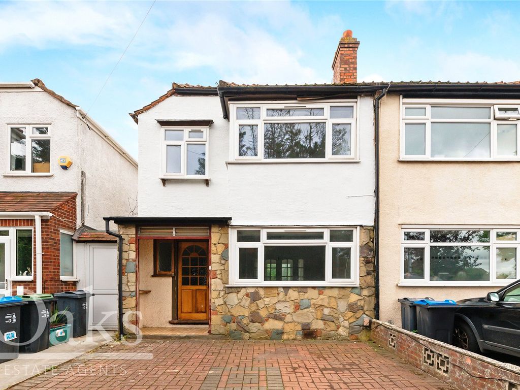 3 bed end terrace house for sale in Oakleigh Way, Mitcham CR4 Zoopla
