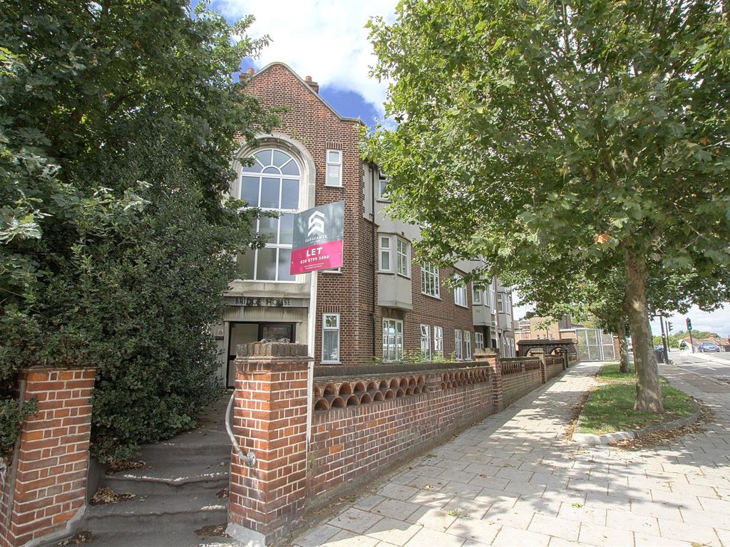 1 bed flat to rent in Boston Manor Road, Brentford TW8, £1,200 pcm Zoopla