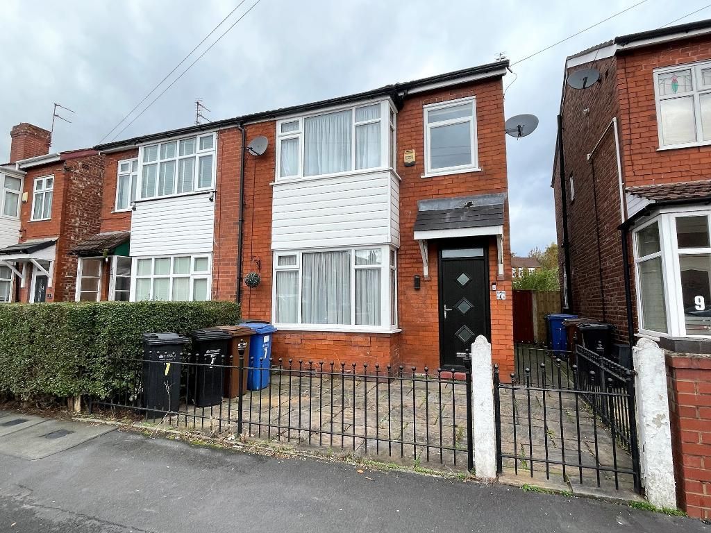 3 bed semidetached house to rent in Graham Road, Offerton, Stockport