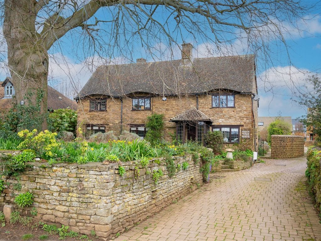 4 bed detached house for sale in Main Road, Middleton Cheney, Banbury