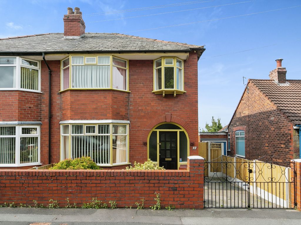 3 bed semidetached house for sale in Roland Avenue, Runcorn WA7, £