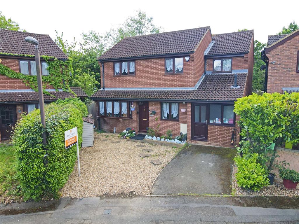 4 bed detached house for sale in Lodge Gate, Great Linford, Milton