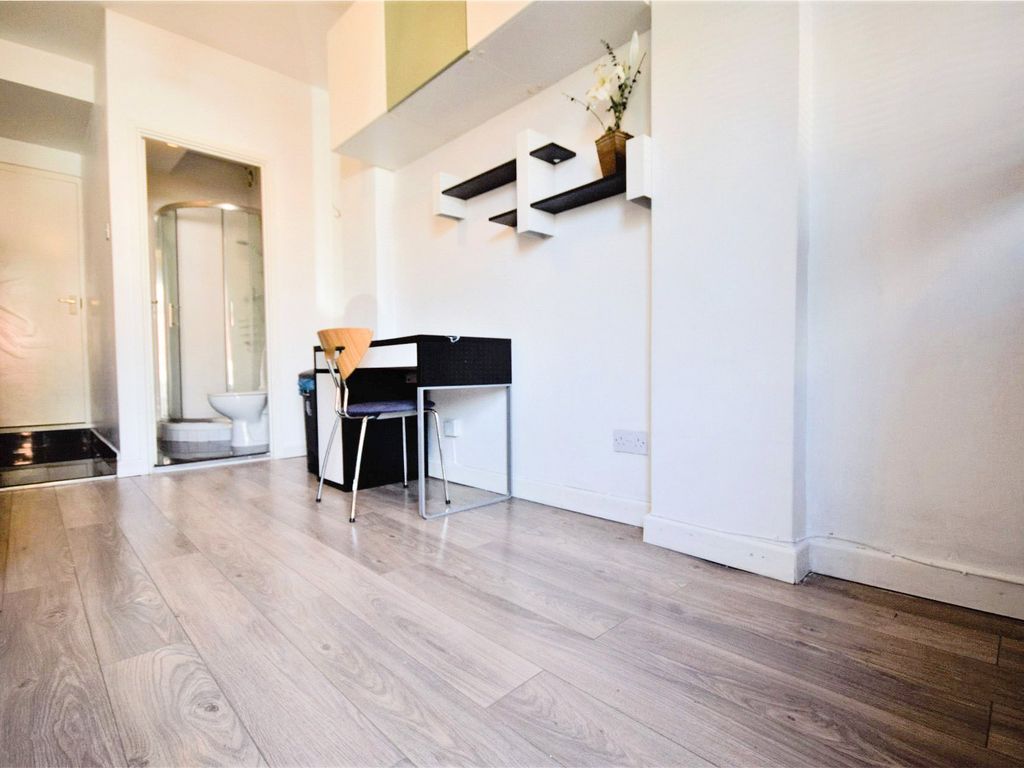 Studio to rent in Barkham Road, Wokingham, Berkshire RG41 Zoopla