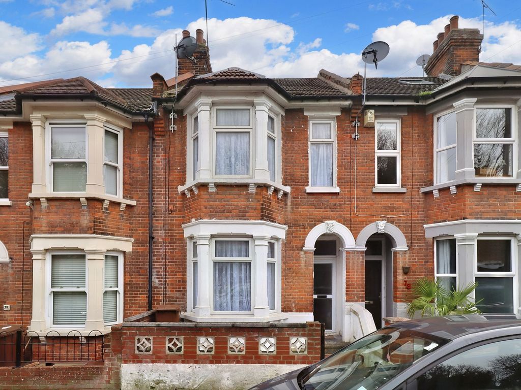 3 bed terraced house for sale in Boundary Road, Chatham ME4 Zoopla