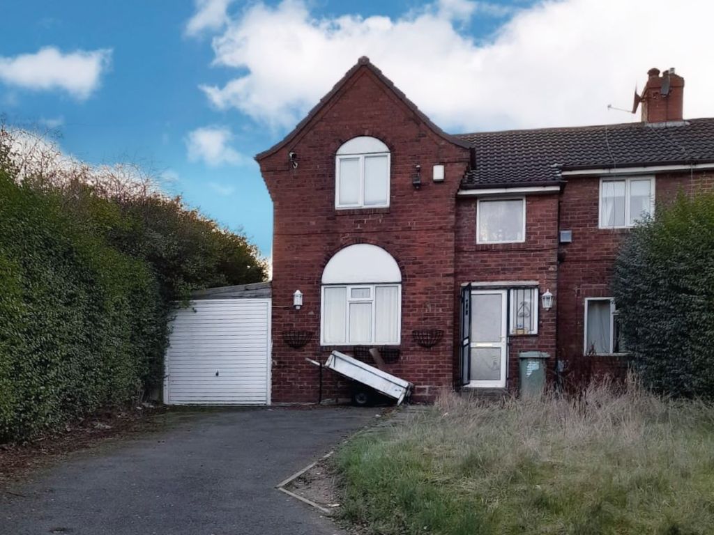 4 bed end terrace house for sale in 1 Wyther Park Mount, Leeds, West