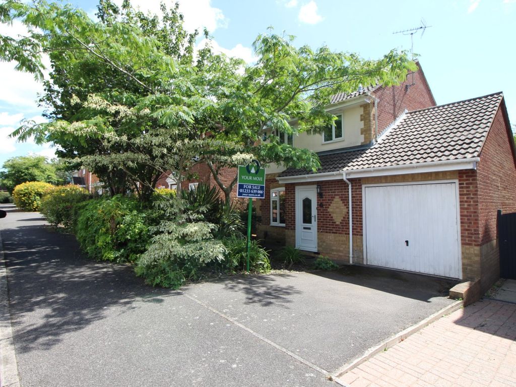3 bed detached house for sale in Jersey Close, Kennington, Ashford