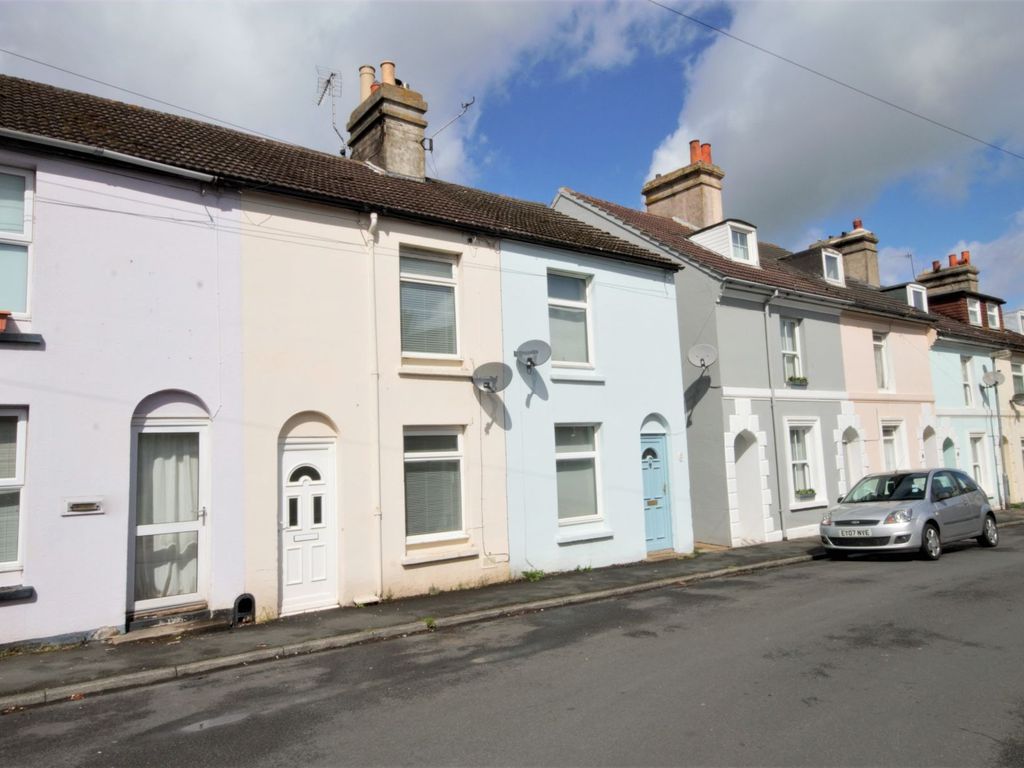 2 bed terraced house for sale in Nightingale Road, Faversham ME13 Zoopla