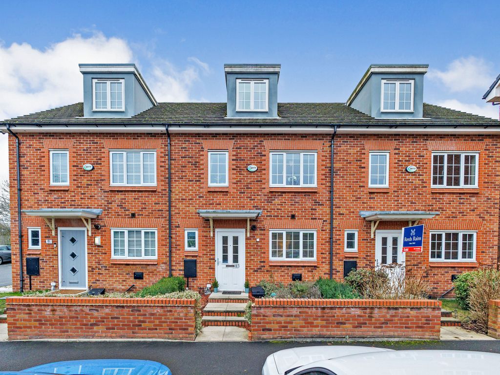 4 bed town house for sale in Boothdale Drive, Audenshaw, Manchester