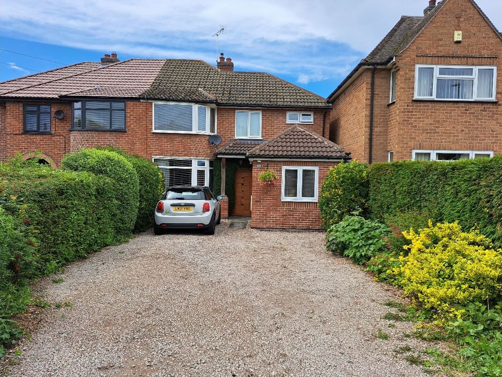 5 bed semidetached house for sale in St. James Close, Huncote
