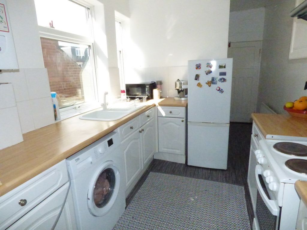 3 bed flat to rent in Chillingham Road, Heaton, Newcastle Upon Tyne NE6