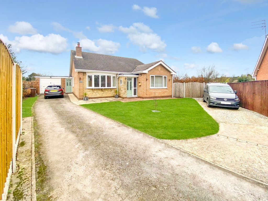 3 bed detached bungalow for sale in Holray Park, Carlton, Goole DN14