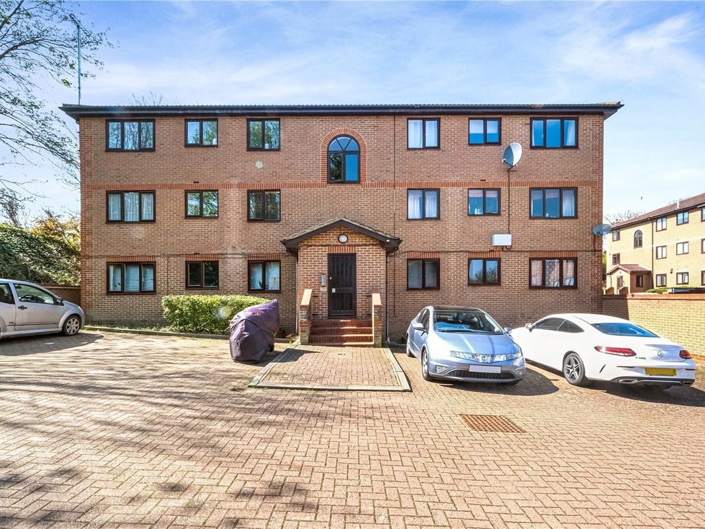 1 bed flat for sale in Winston Close, Greenhithe, Kent DA9 Zoopla
