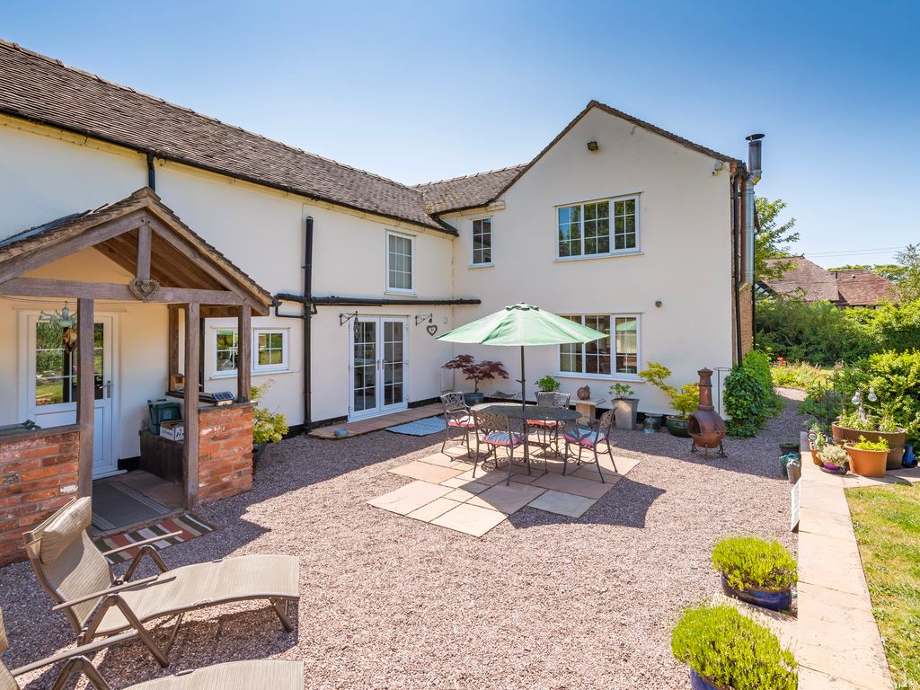 5 bed detached house for sale in Nantwich Road, Blackbrook, Newcastle