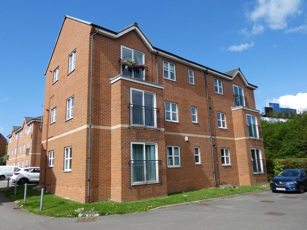 2 bed flat to rent in Brodsworth Court, Ripley Close, East Ardsley WF3