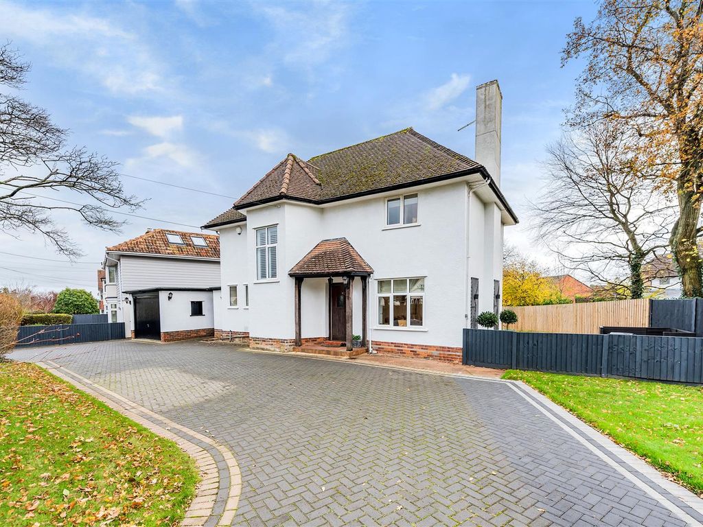 4 bed detached house for sale in Stonegallows, Taunton TA1, £495,000