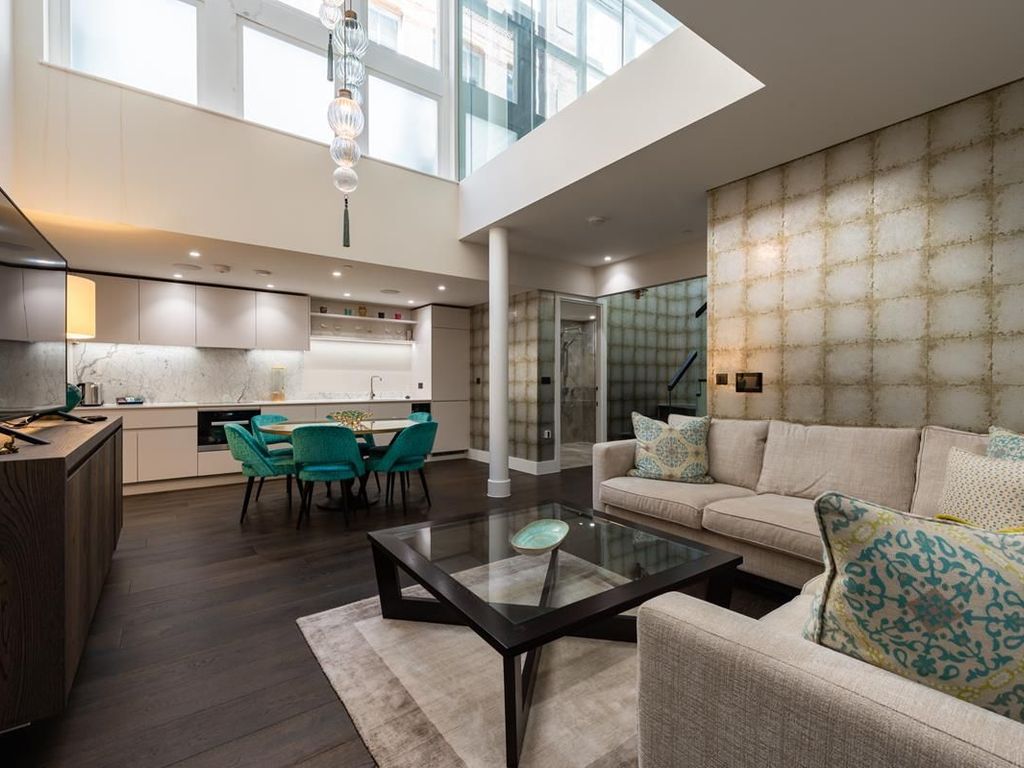 2 bed flat to rent in Dyer's Building, Holborn, London EC1N, £6,000 pcm