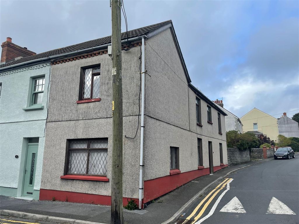 4 bed end terrace house for sale in Elkington Road, Burry Port SA16