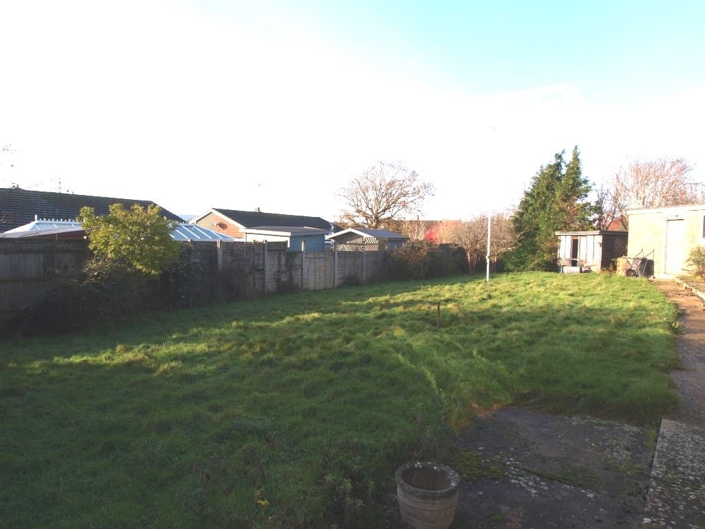 2 bed detached bungalow for sale in Dymchurch Close, Polegate BN26, £