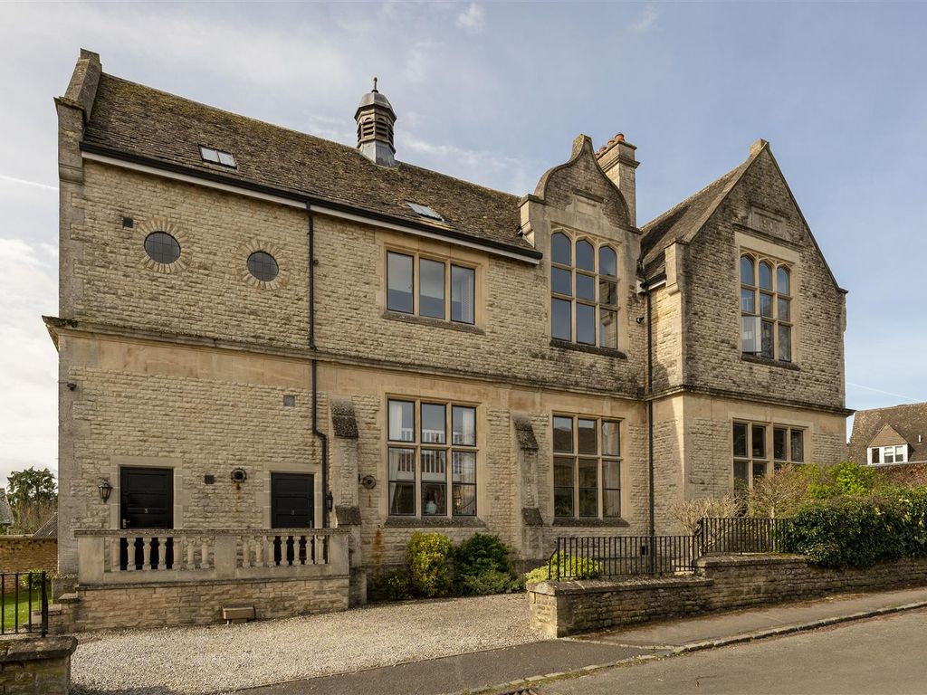 2 bed flat for sale in Union Street, StowOnTheWold, Gloucestershire