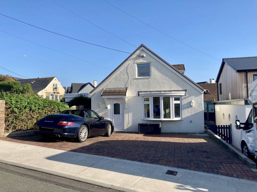 2 bed property to rent in Craig Yr Eos Road, OgmoreBySea, Bridgend