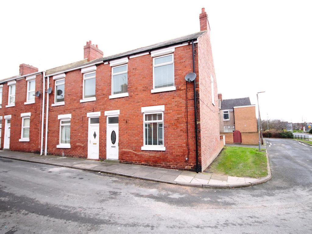 3 bed end terrace house for sale in Baff Street, Spennymoor, County