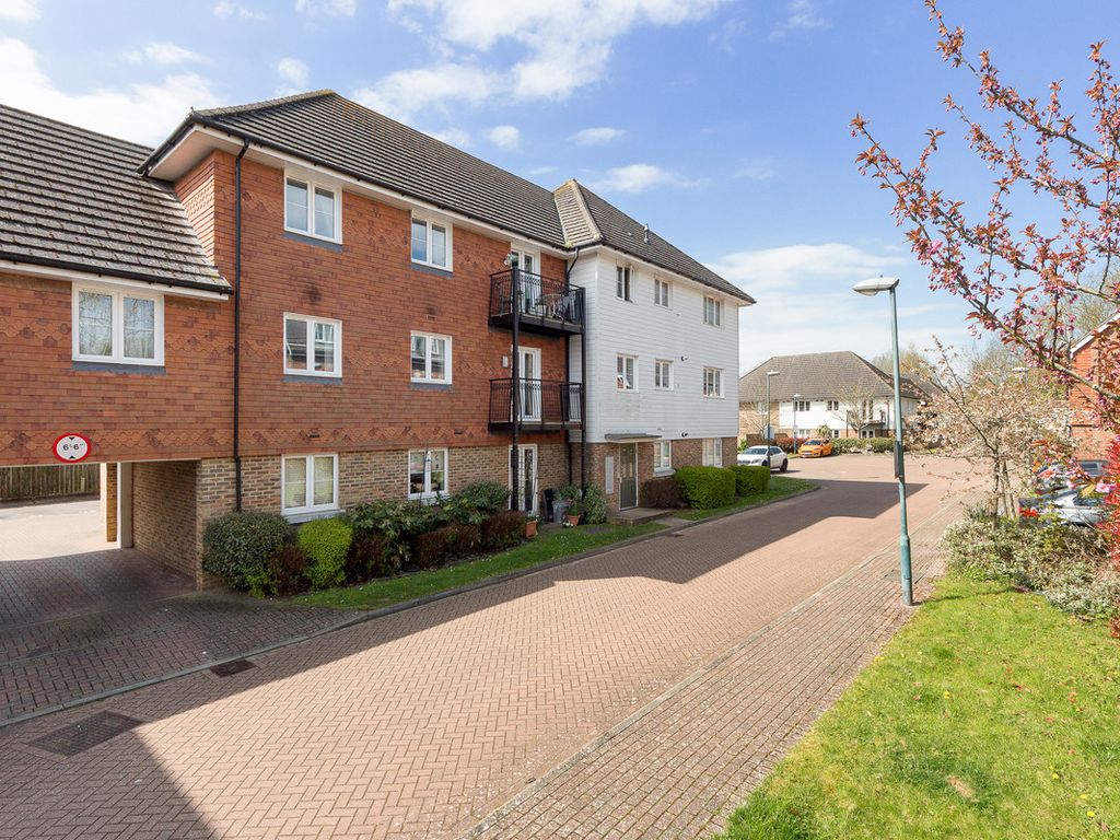 2 bed flat for sale in Albion Way, Edenbridge TN8 Zoopla