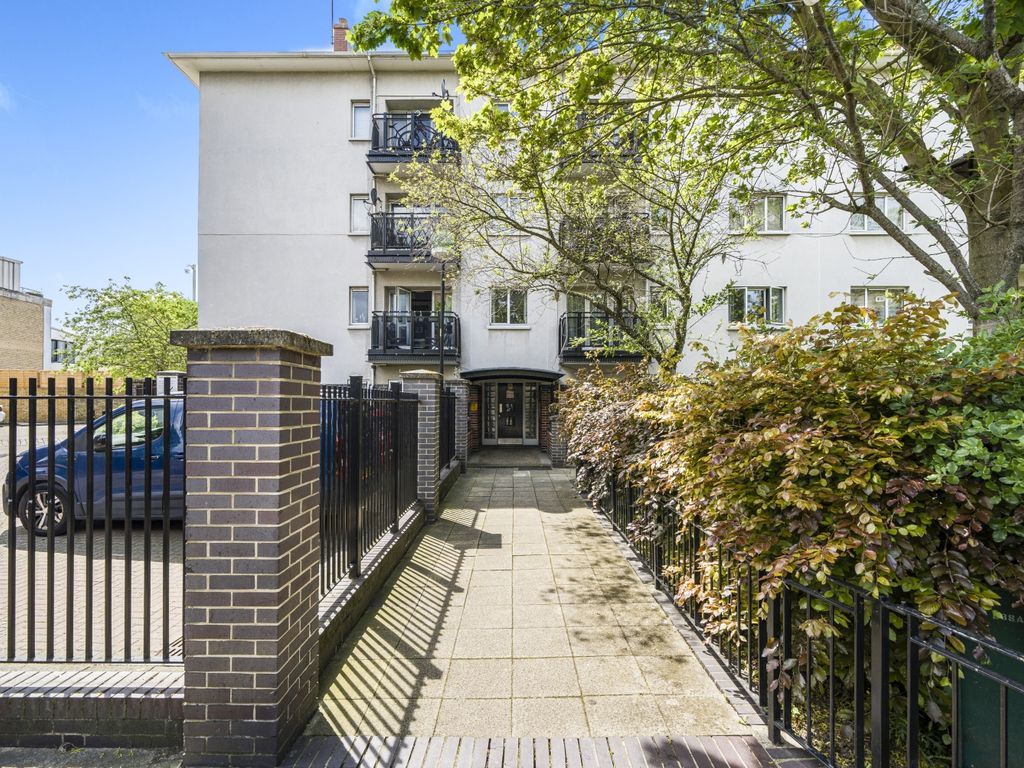 3 bed flat for sale in Denmark Road, London SE5 Zoopla
