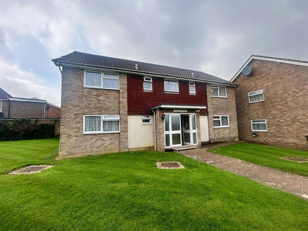 1 bed flat for sale in Oakleaf Drive, Polegate BN26, £159,950 Zoopla