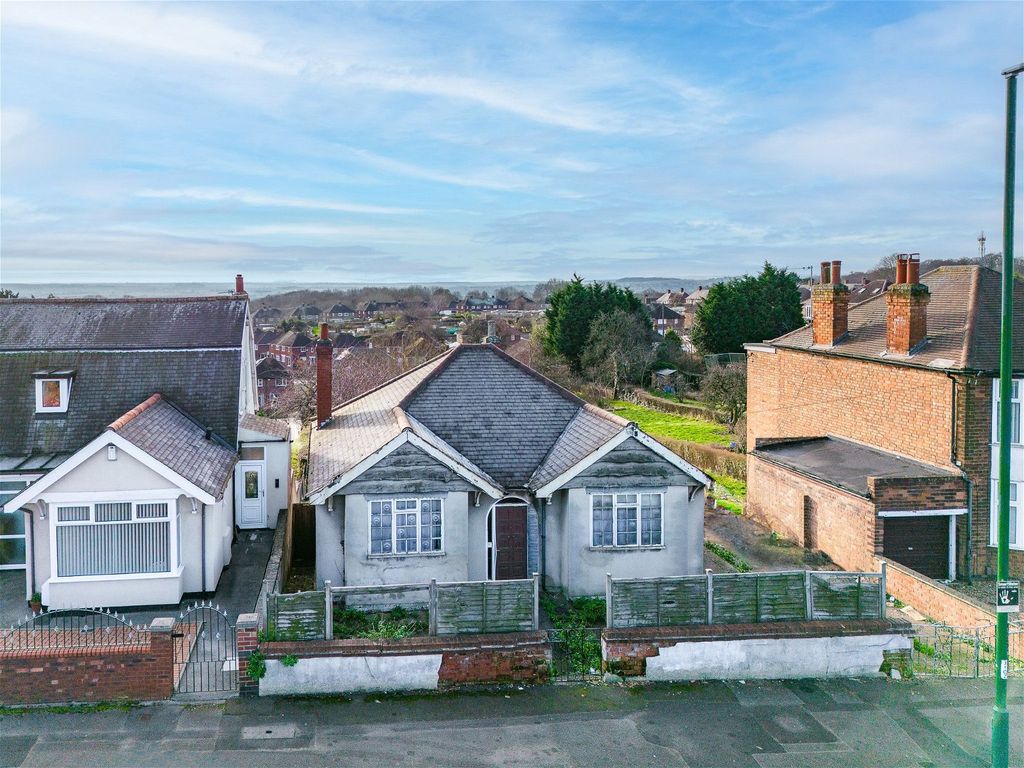3 bed bungalow for sale in Oakdale Road, Nottingham NG3, £190,000 Zoopla