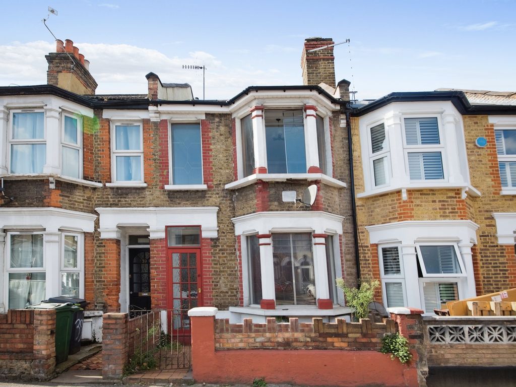 2 bed terraced house for sale in Chingford Road, London E17, £550,000