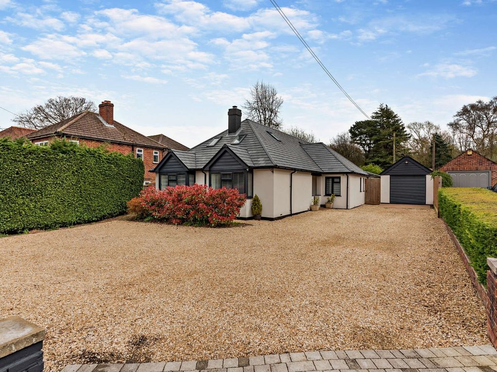 5 bed detached house for sale in Long Lane, Hermitage, Thatcham