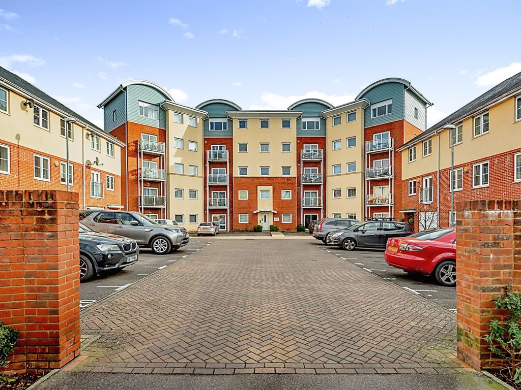1 bed flat for sale in Yoxall Mews, Redhill RH1 Zoopla