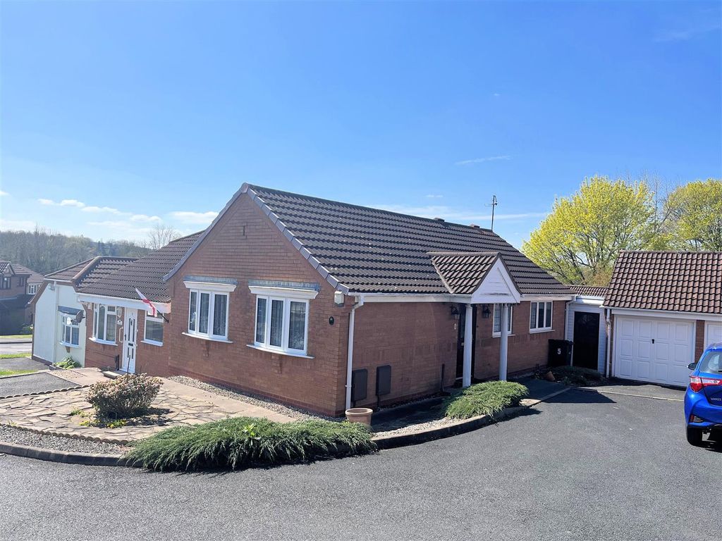 2 bed detached bungalow for sale in Lyddington Drive, Halesowen B62, £