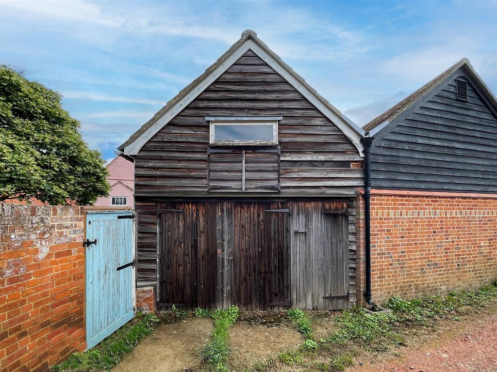 Commercial property to let in Garage, Off Pound Lane, Hadleigh, Ipswich