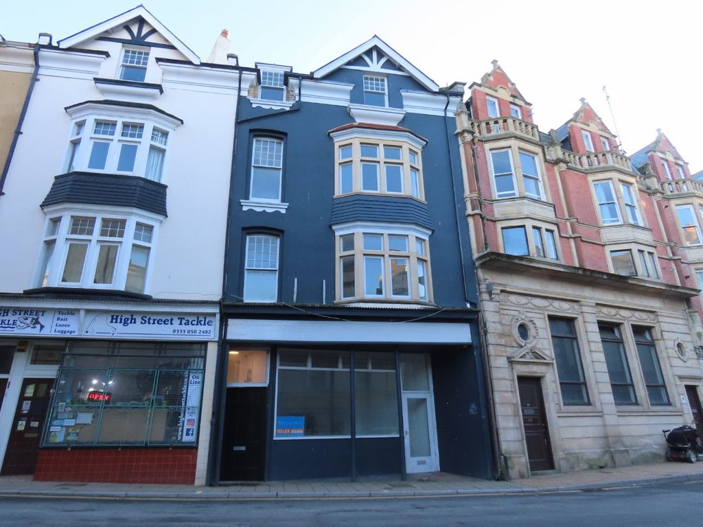 2 bed flat to rent in High Street, EX34, £700 pcm Zoopla