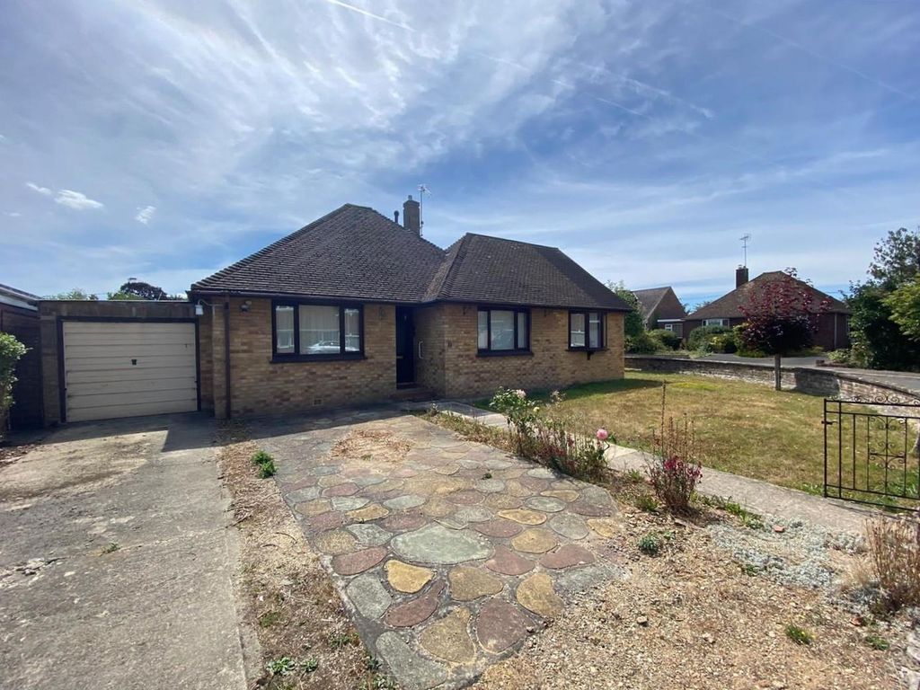 2 bed bungalow for sale in The Beeches, Lydiard Millicent, Swindon SN5