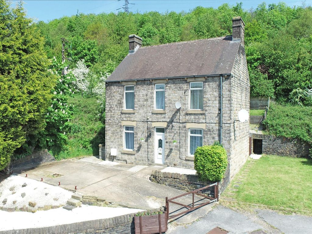 5 bed detached house for sale in Hunshelf Park, Stocksbridge, Sheffield