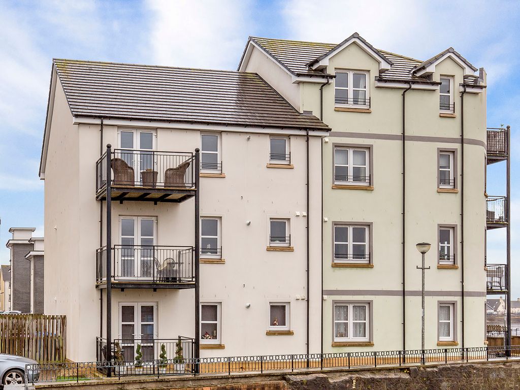 2 bed flat for sale in Dublin Quay, Irvine KA12, £170,000 Zoopla