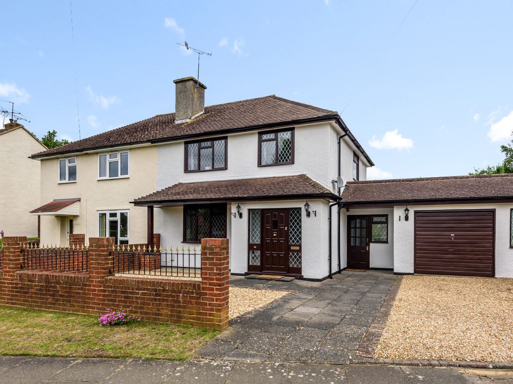 3 bed semidetached house for sale in Hawley Lane, Farnborough